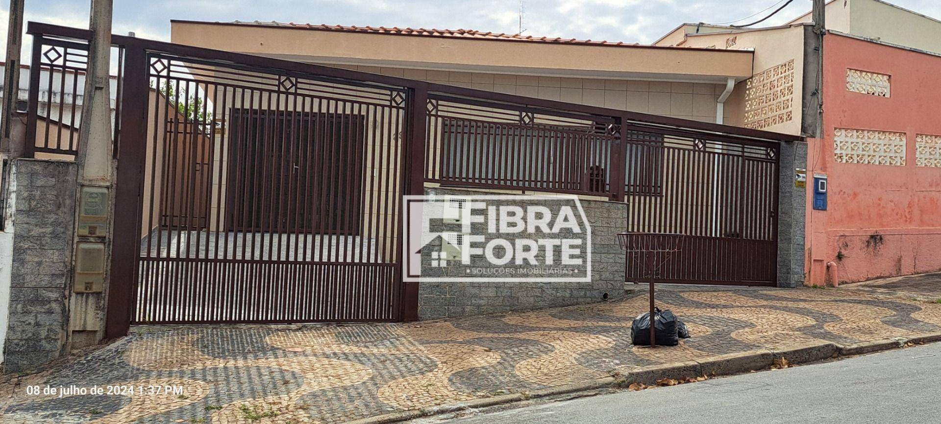 Casa para alugar com 3 quartos, 220m² - Foto 1