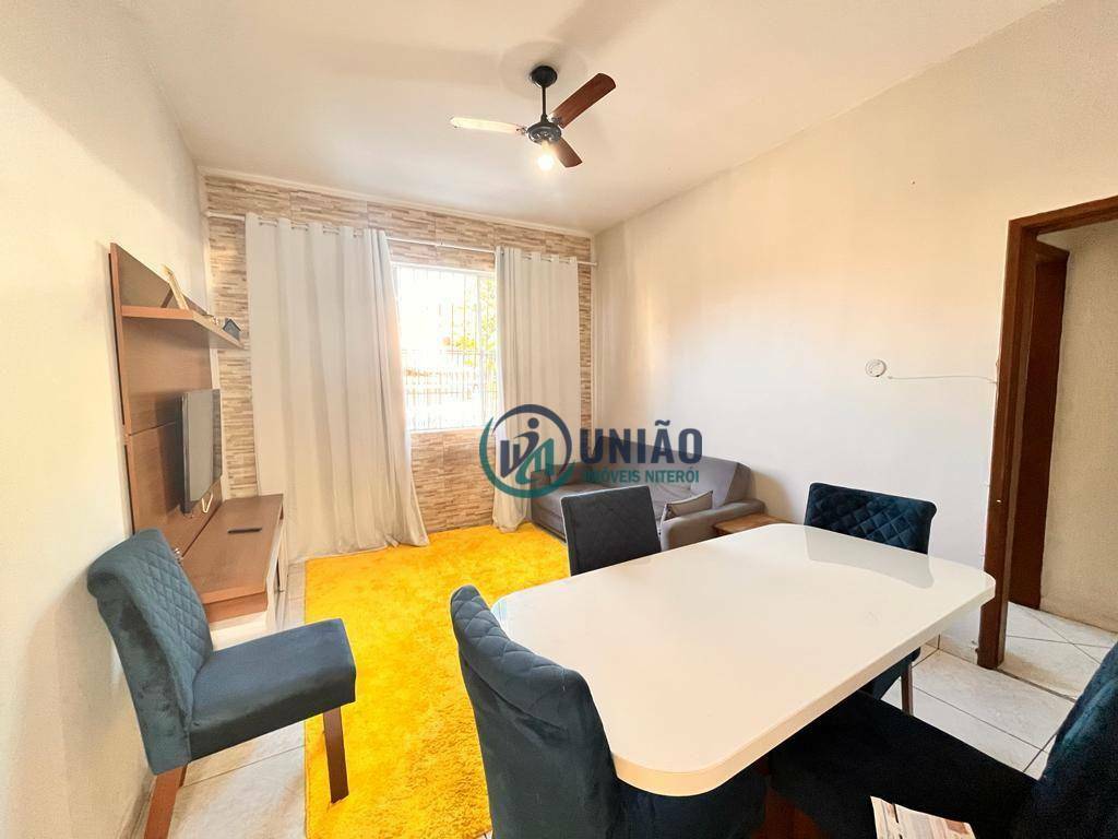 Apartamento à venda com 2 quartos, 70m² - Foto 4