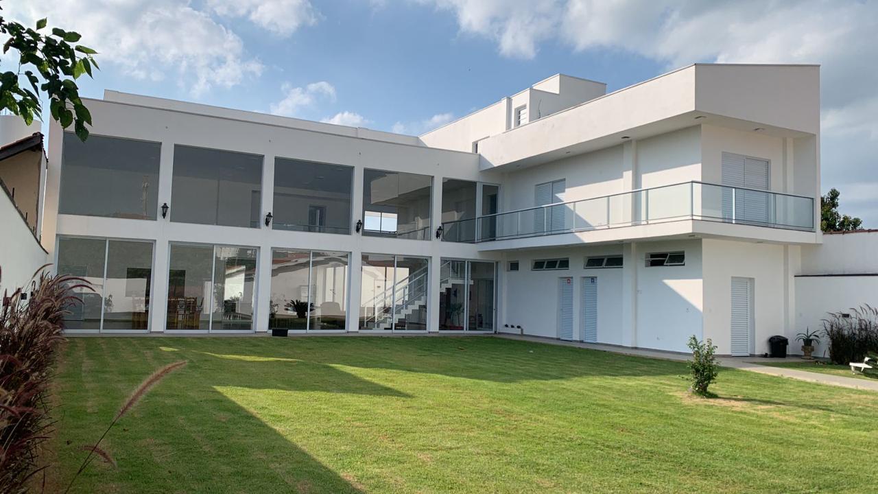 Casa à venda com 4 quartos, 580m² - Foto 3