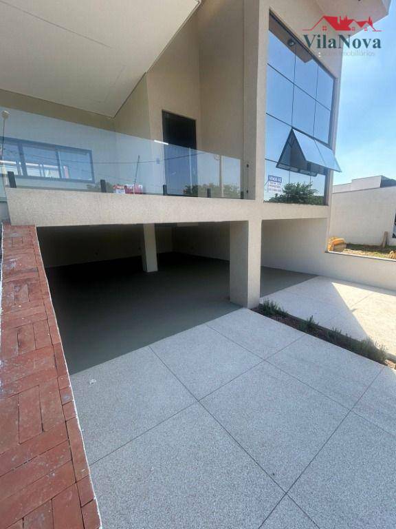 Casa de Condomínio à venda com 3 quartos, 300m² - Foto 1