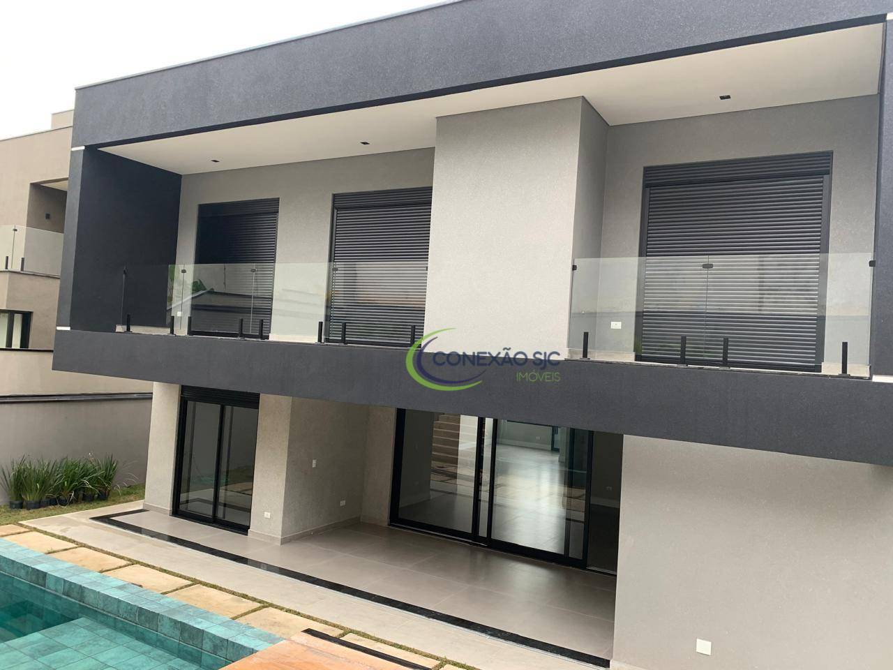 Sobrado à venda com 5 quartos, 335m² - Foto 1