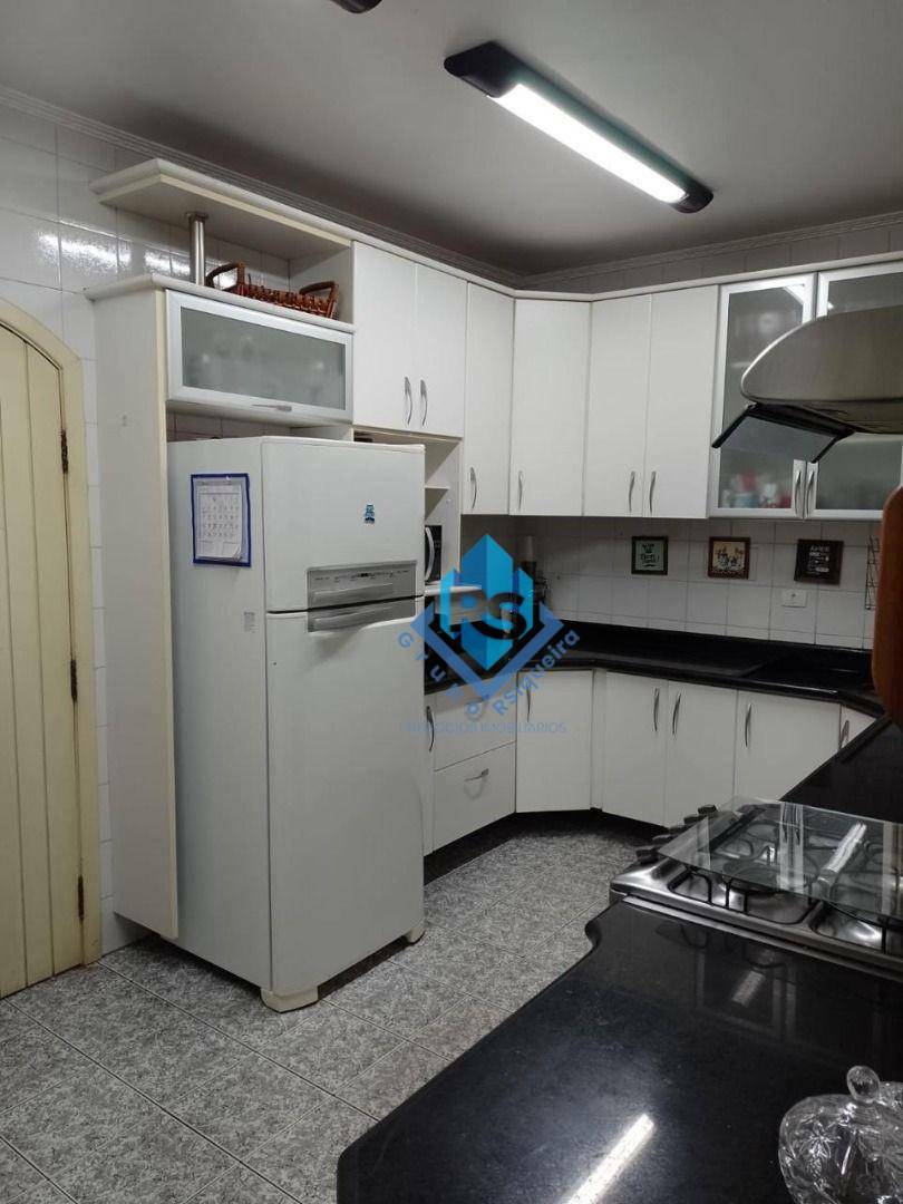 Sobrado à venda e aluguel com 3 quartos, 225M2 - Foto 16