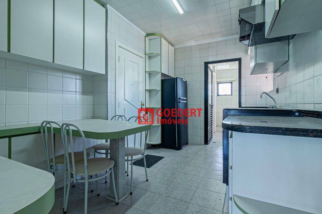 Apartamento à venda com 3 quartos, 132m² - Foto 10