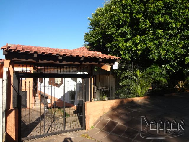 Casa à venda com 3 quartos, 199 - Foto 1