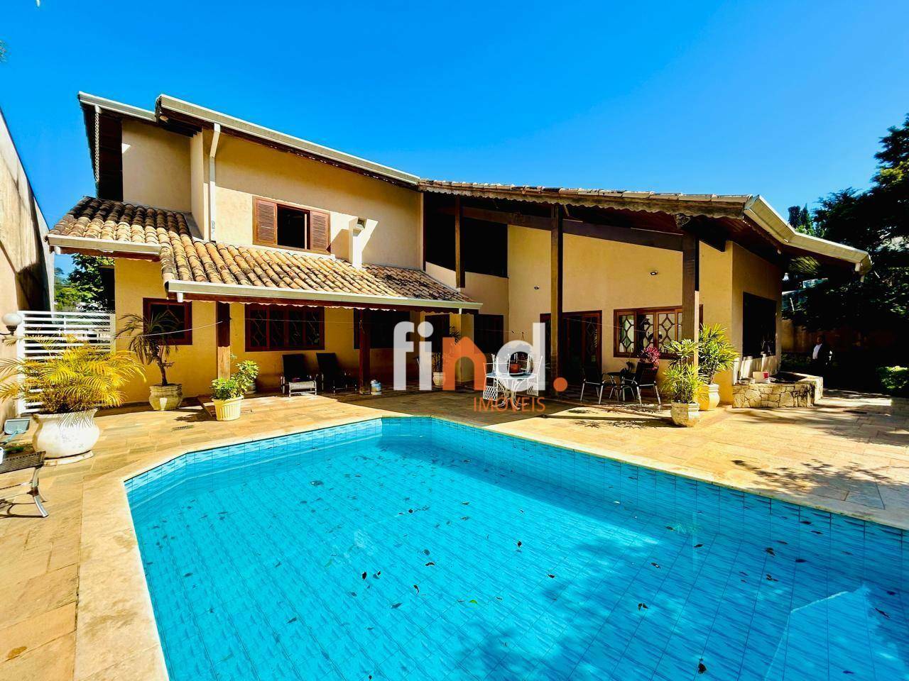 Casa de Condomínio à venda e aluguel com 4 quartos, 489m² - Foto 1