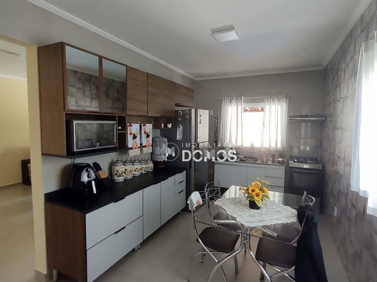 Casa à venda com 3 quartos, 150m² - Foto 3