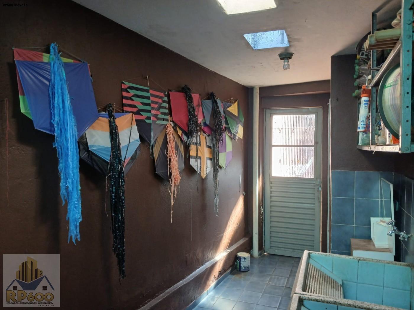 Casa à venda com 2 quartos, 310m² - Foto 18