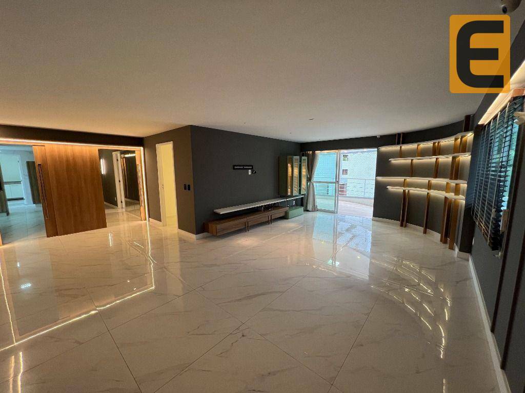 Apartamento à venda com 4 quartos, 220m² - Foto 2