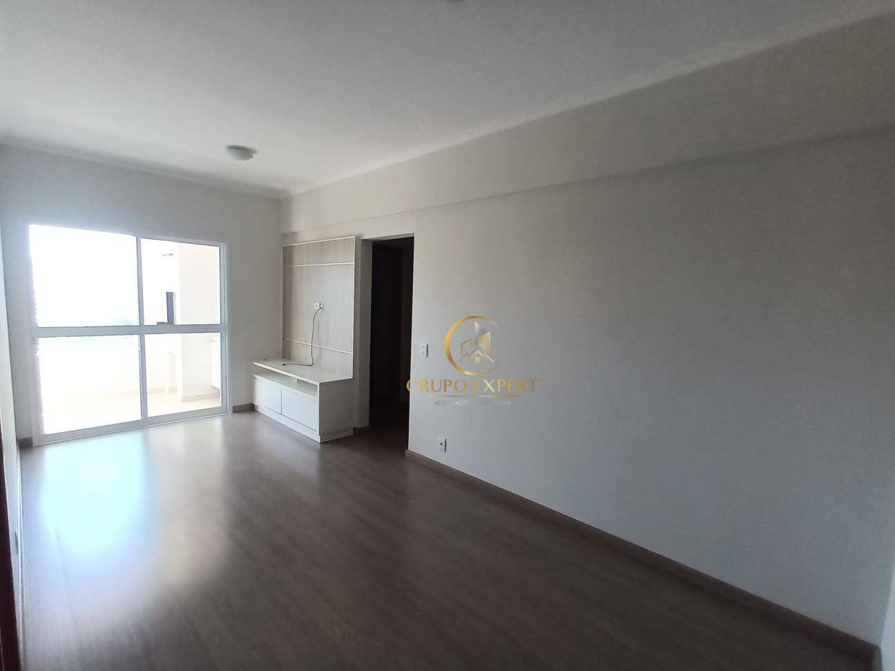 Apartamento à venda com 2 quartos, 81m² - Foto 1