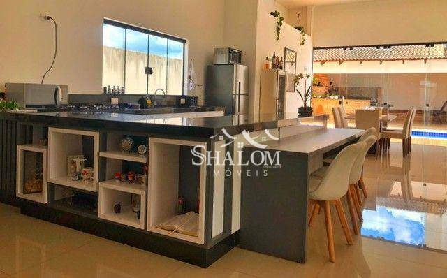 Casa à venda com 4 quartos, 380m² - Foto 1