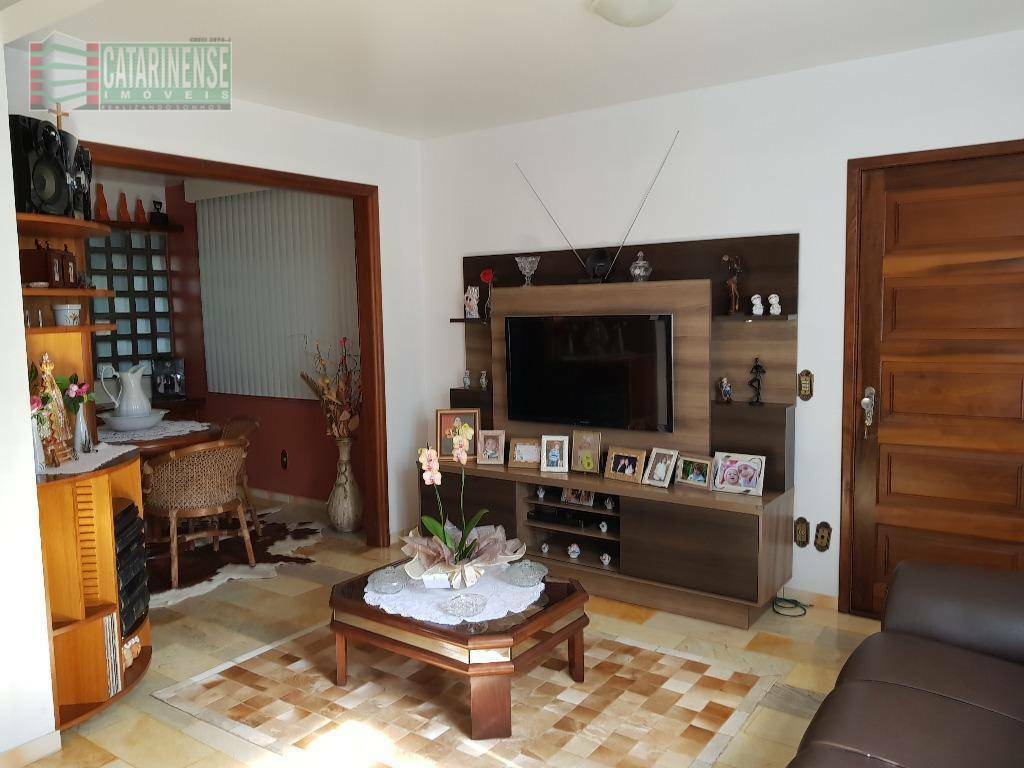 Casa à venda com 3 quartos, 242m² - Foto 13