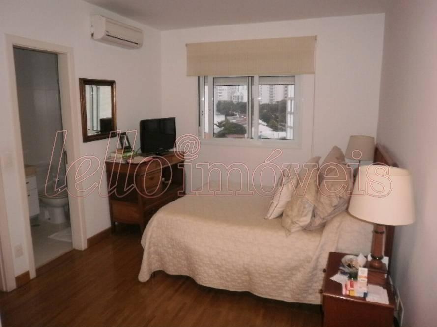 Apartamento para alugar com 2 quartos, 150m² - Foto 11