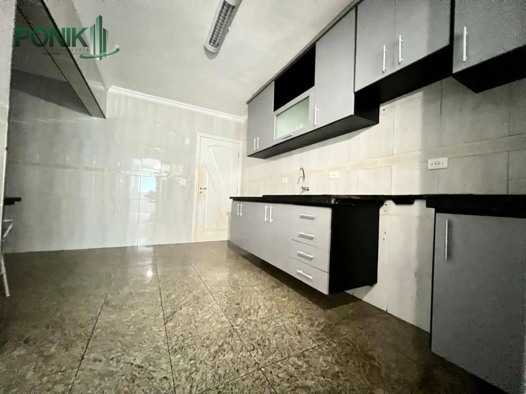 Apartamento à venda com 3 quartos, 140m² - Foto 4