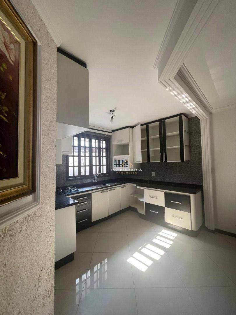 Casa à venda com 3 quartos, 235m² - Foto 13