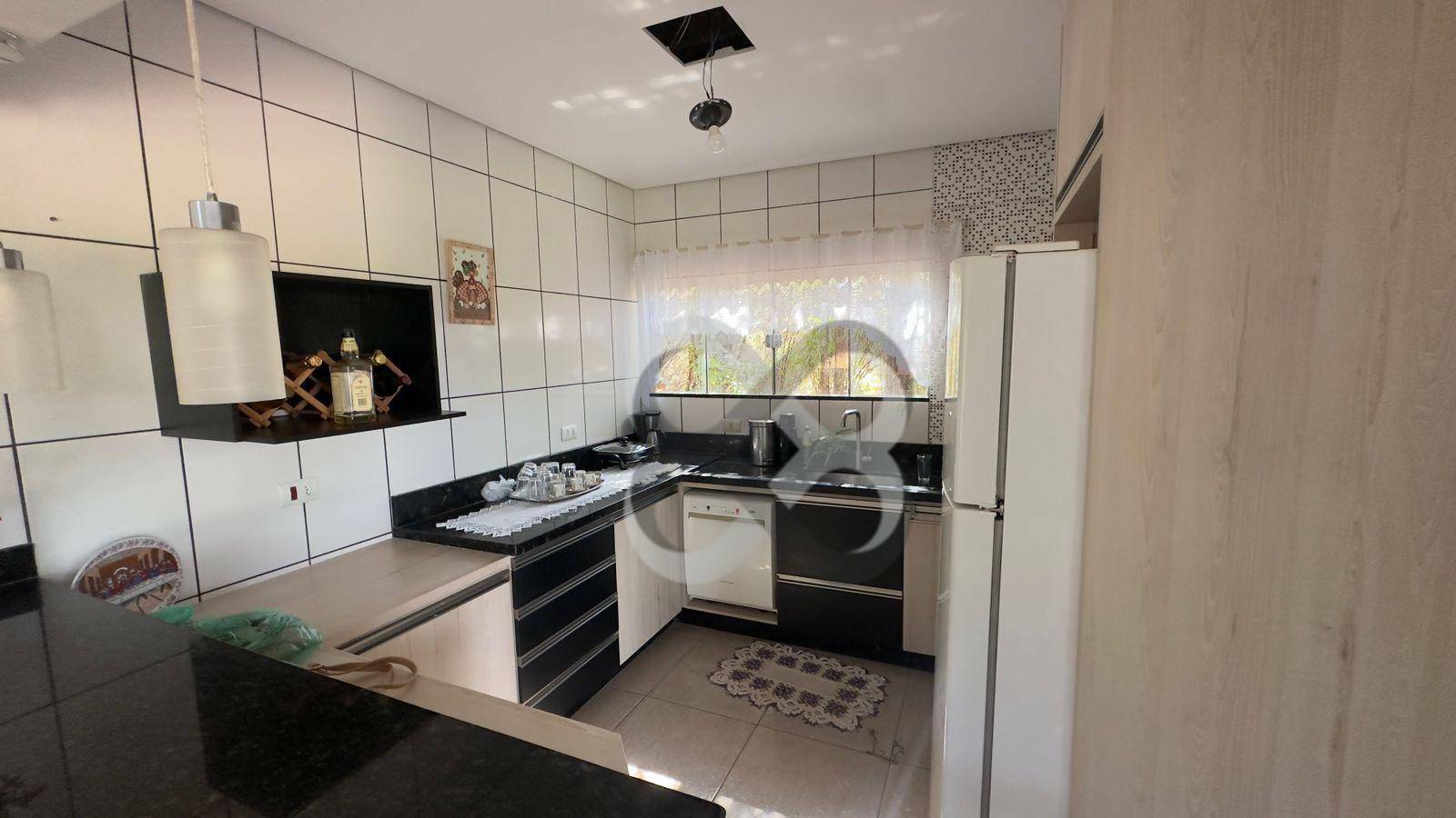Chácara à venda com 4 quartos, 400m² - Foto 3