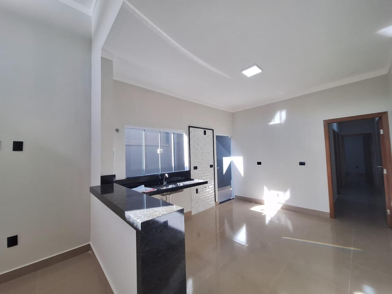 Casa à venda com 2 quartos, 105m² - Foto 5