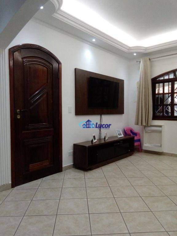 Sobrado à venda com 3 quartos, 214m² - Foto 36