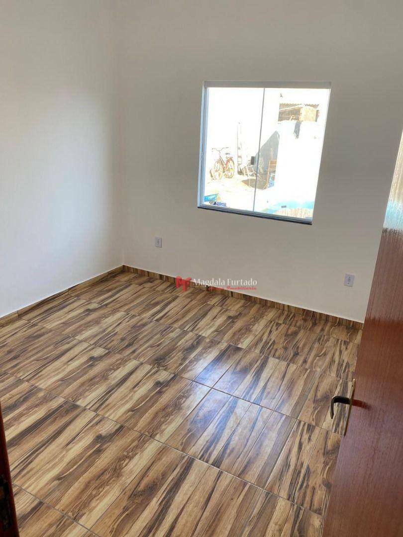 Casa à venda com 3 quartos, 90m² - Foto 2