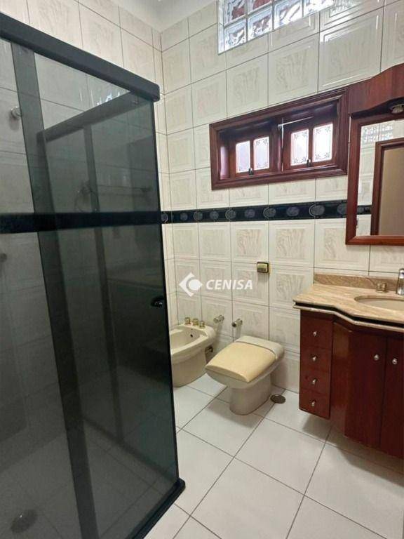 Casa de Condomínio à venda e aluguel com 5 quartos, 375m² - Foto 17