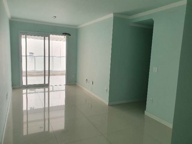 Apartamento à venda com 3 quartos, 77m² - Foto 1