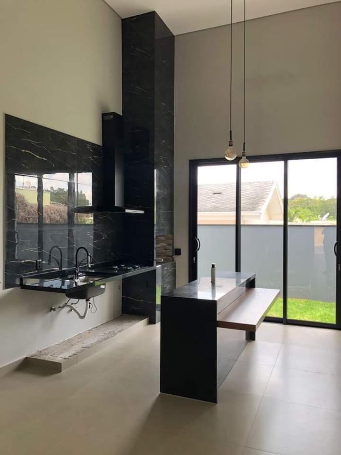 Casa de Condomínio à venda com 3 quartos, 302m² - Foto 3