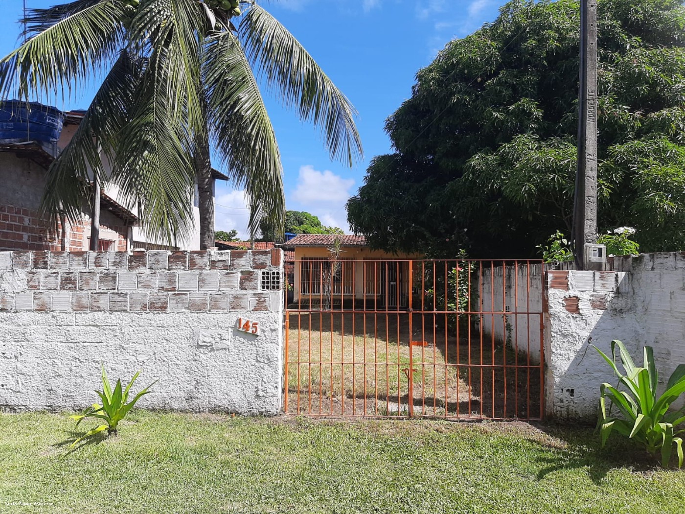 Casa à venda com 2 quartos, 60m² - Foto 1
