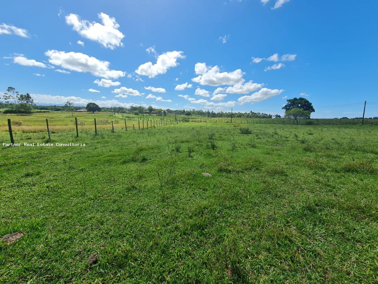 Fazenda à venda com 3 quartos, 52m² - Foto 1