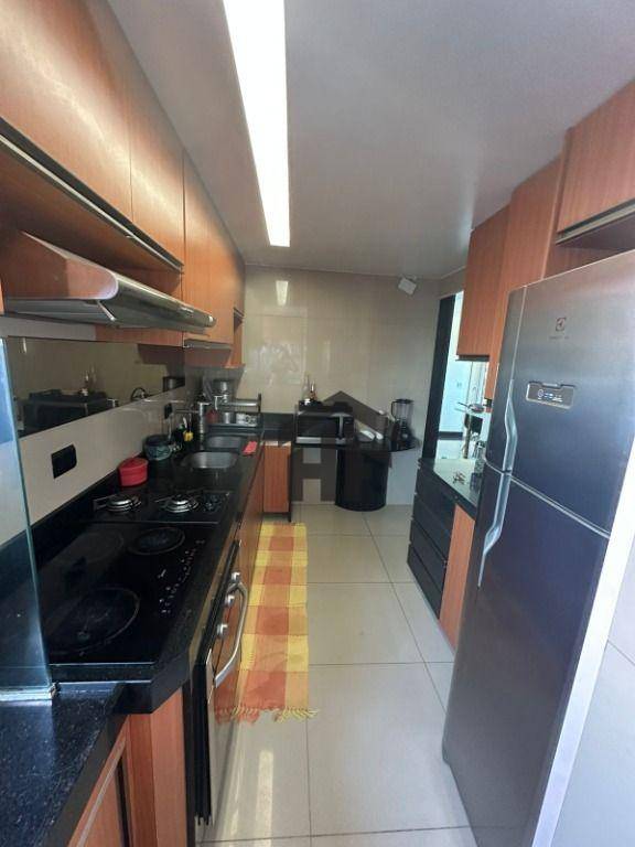 Apartamento à venda com 2 quartos, 72m² - Foto 12