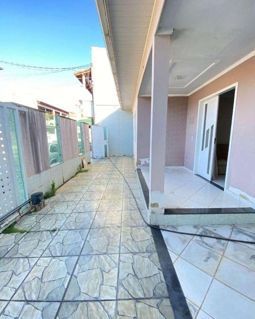 Casa à venda com 3 quartos, 180M2 - Foto 1