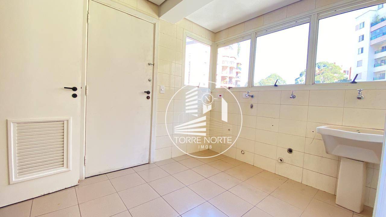 Apartamento à venda com 4 quartos, 200m² - Foto 21