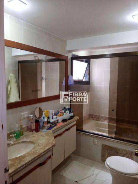 Apartamento à venda com 3 quartos, 199m² - Foto 21