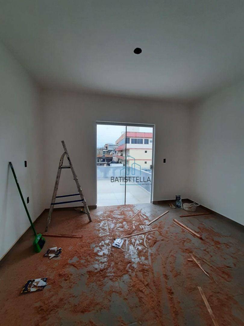 Casa à venda com 3 quartos, 111m² - Foto 4