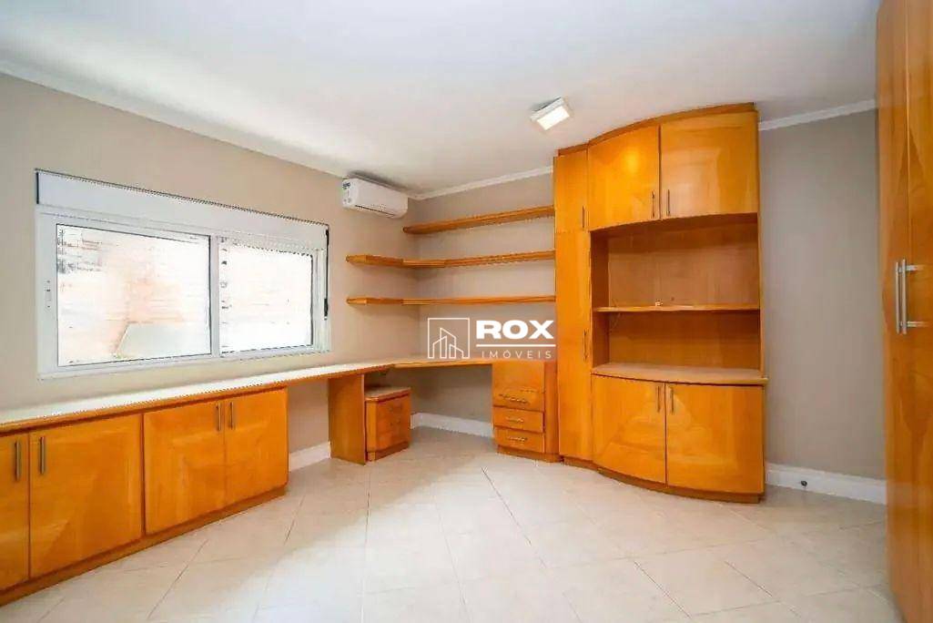 Casa para alugar com 4 quartos, 392m² - Foto 8
