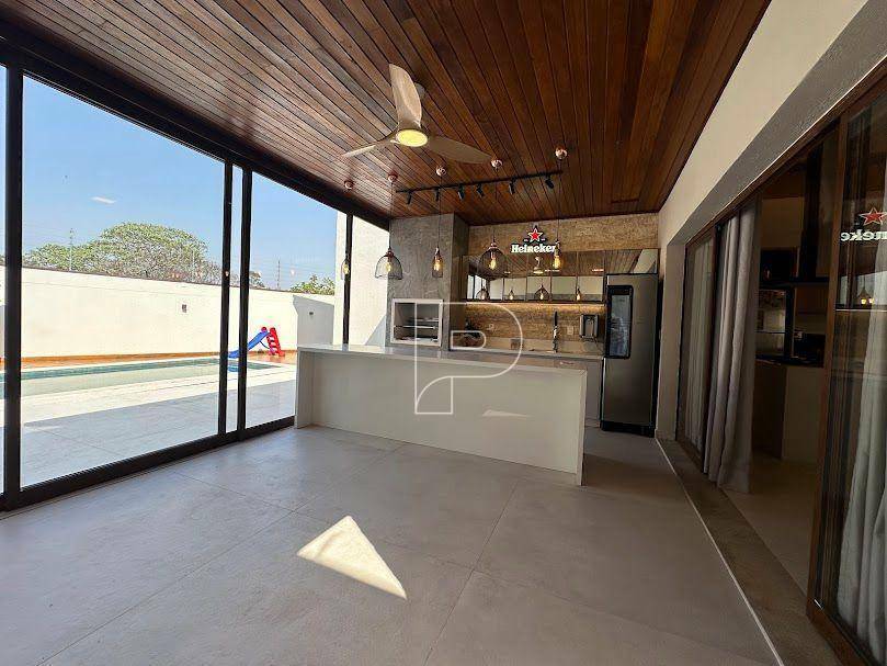 Casa à venda com 4 quartos, 240m² - Foto 15