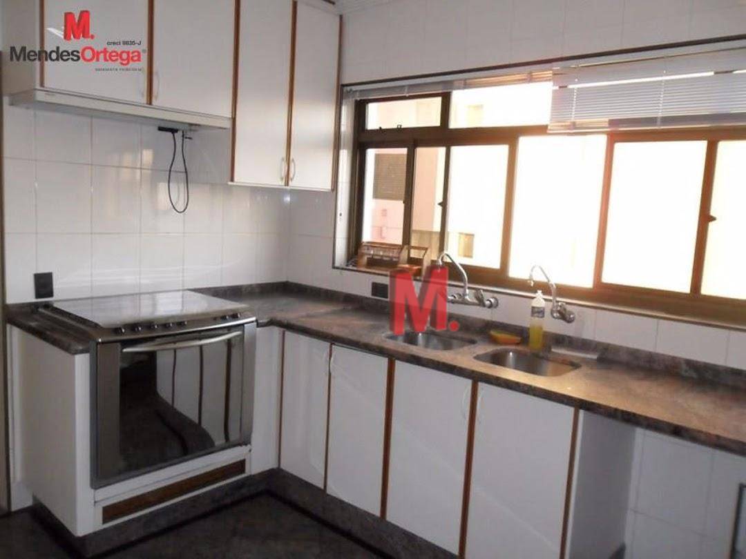 Apartamento à venda com 3 quartos, 180m² - Foto 23