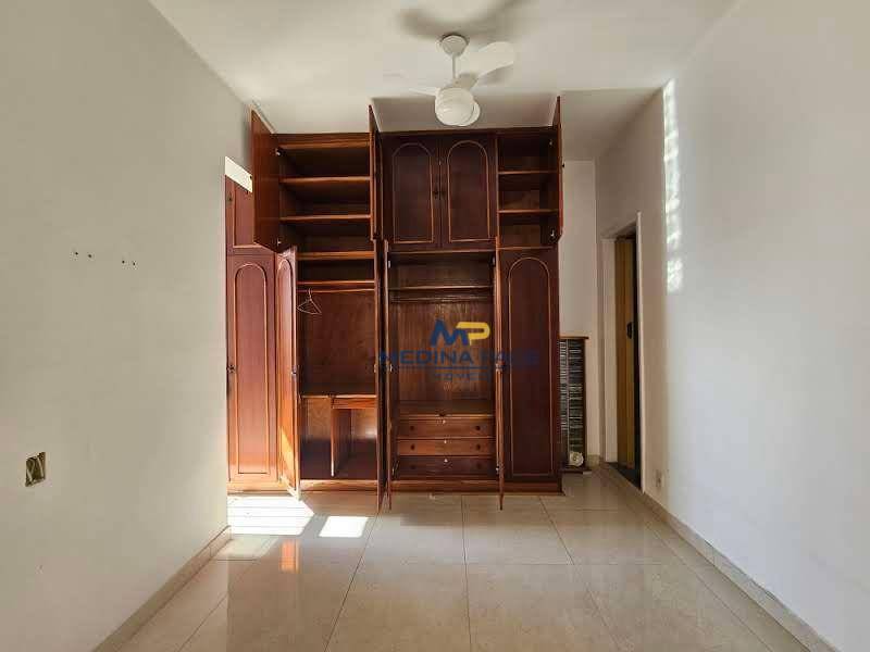 Apartamento à venda com 2 quartos, 70m² - Foto 9