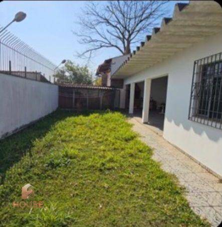 Casa à venda e aluguel com 3 quartos, 264m² - Foto 1