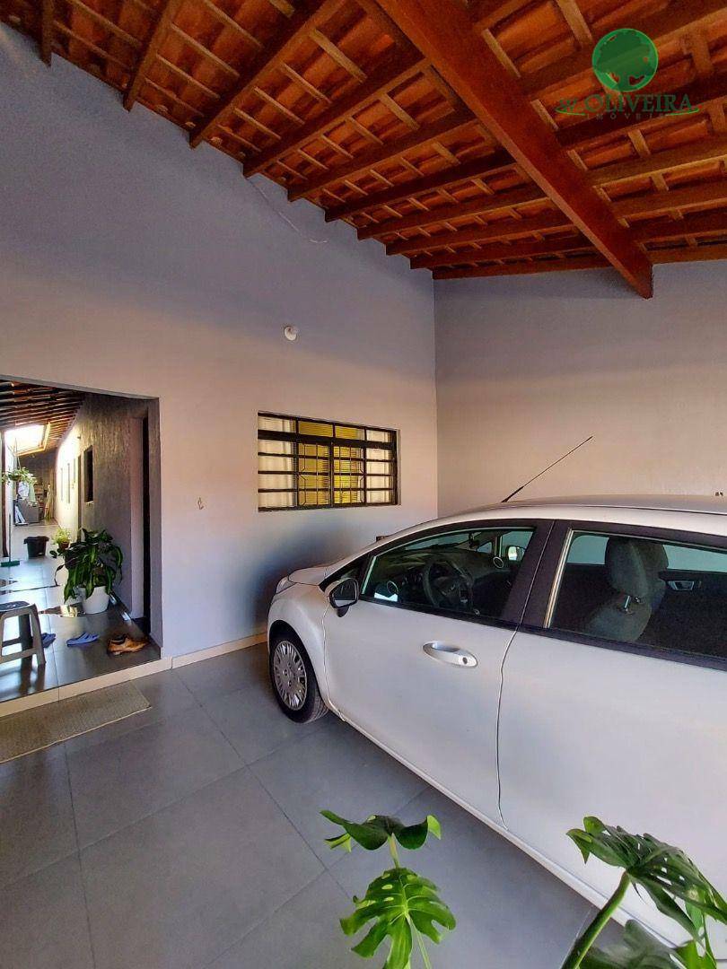 Casa à venda com 3 quartos, 106m² - Foto 2