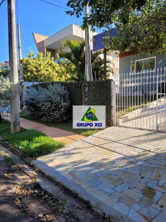 Casa de Condomínio à venda e aluguel com 3 quartos, 335m² - Foto 1