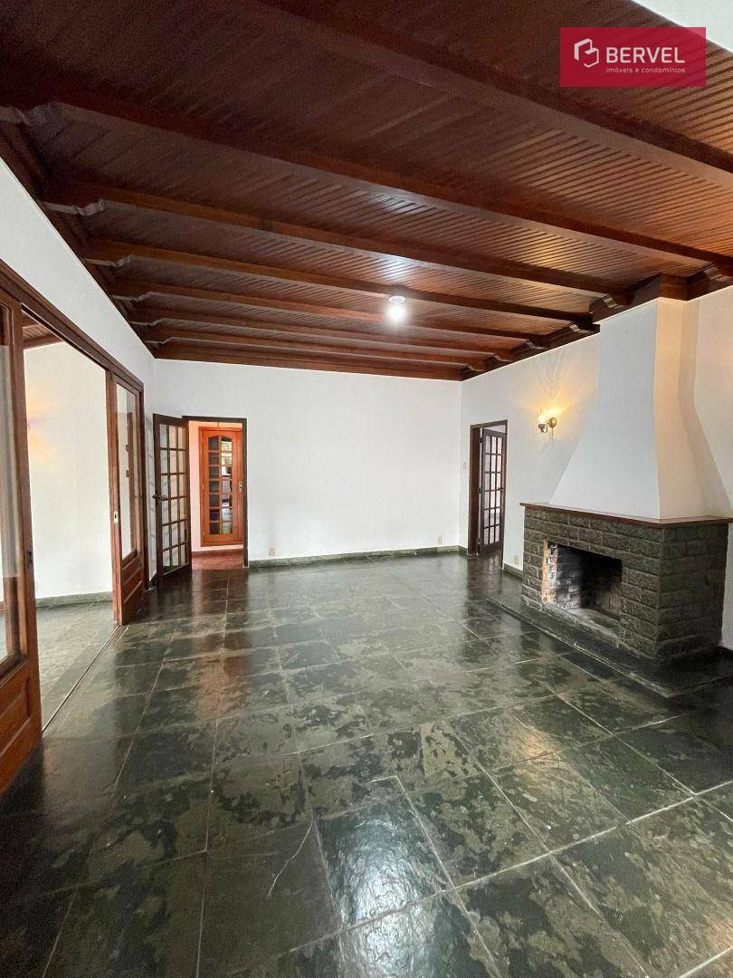 Casa para alugar com 6 quartos, 155m² - Foto 8