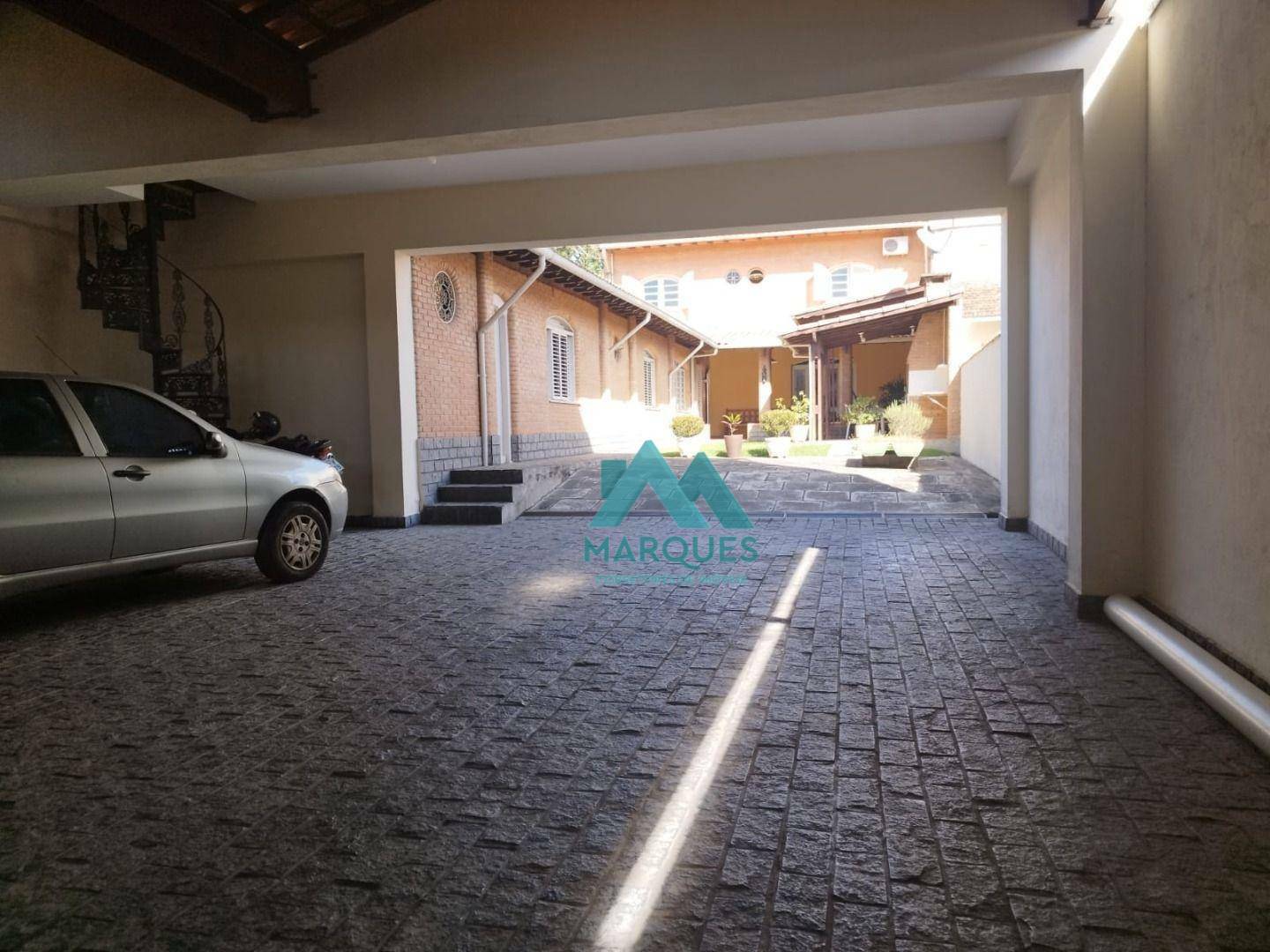 Sobrado à venda com 4 quartos, 304m² - Foto 4