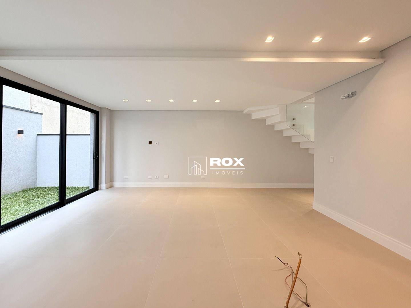 Casa de Condomínio à venda com 4 quartos, 190m² - Foto 3