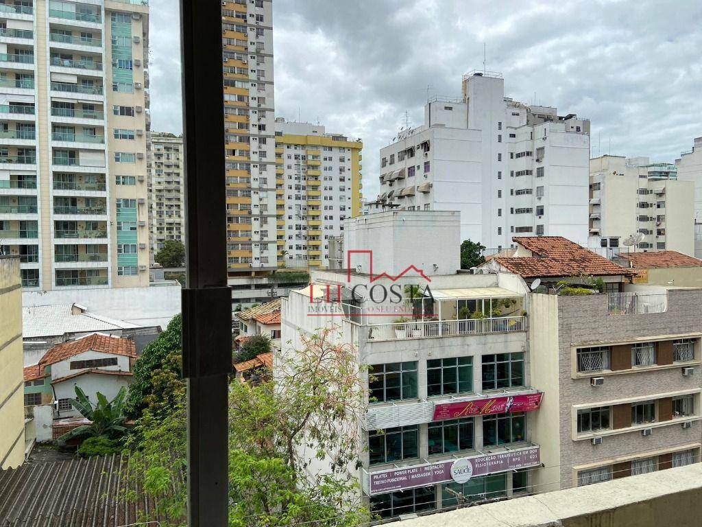 Apartamento à venda com 2 quartos, 75m² - Foto 3