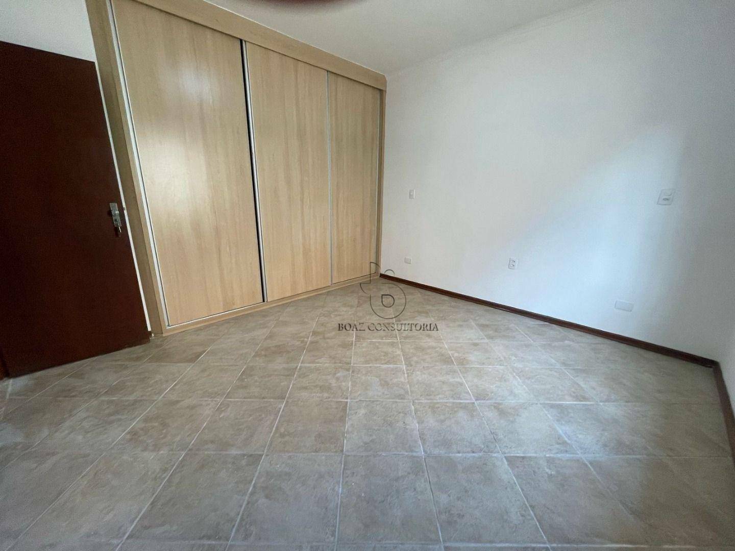 Casa à venda e aluguel com 3 quartos, 375m² - Foto 15