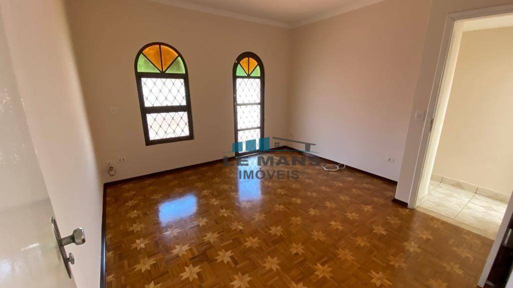 Casa à venda com 2 quartos, 94m² - Foto 1