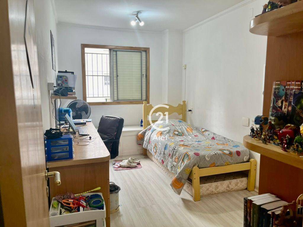 Apartamento à venda com 4 quartos, 140m² - Foto 14