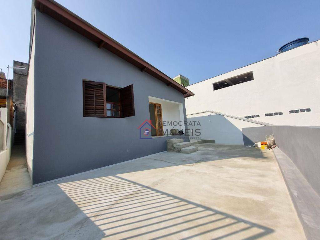 Casa à venda com 3 quartos, 62m² - Foto 18