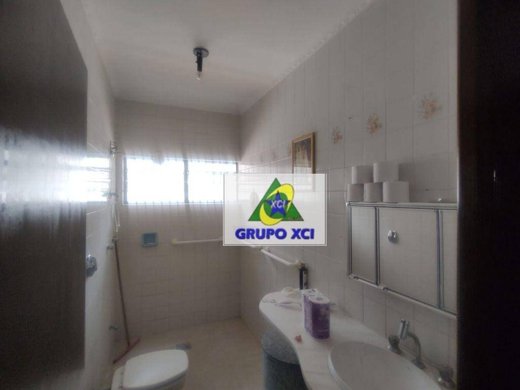 Casa para alugar com 3 quartos, 120m² - Foto 14