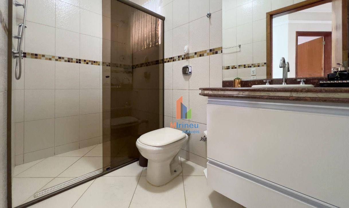 Casa de Condomínio à venda com 3 quartos, 259m² - Foto 10