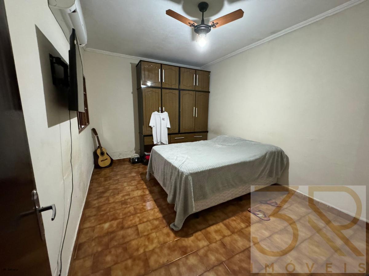 Casa à venda com 5 quartos, 200m² - Foto 10